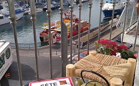 T3 au COEUR DE VILLE avec VUE SUR QUAIS ET MER